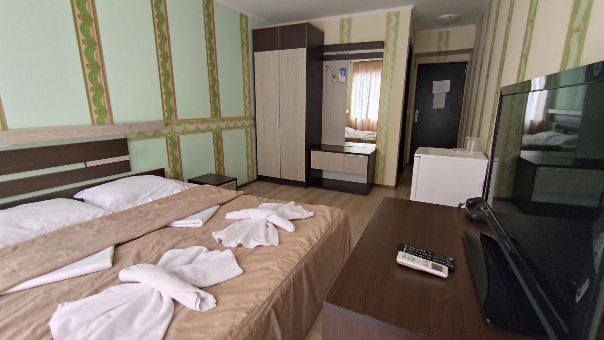 Lotos Hotel Balchik Esterno foto