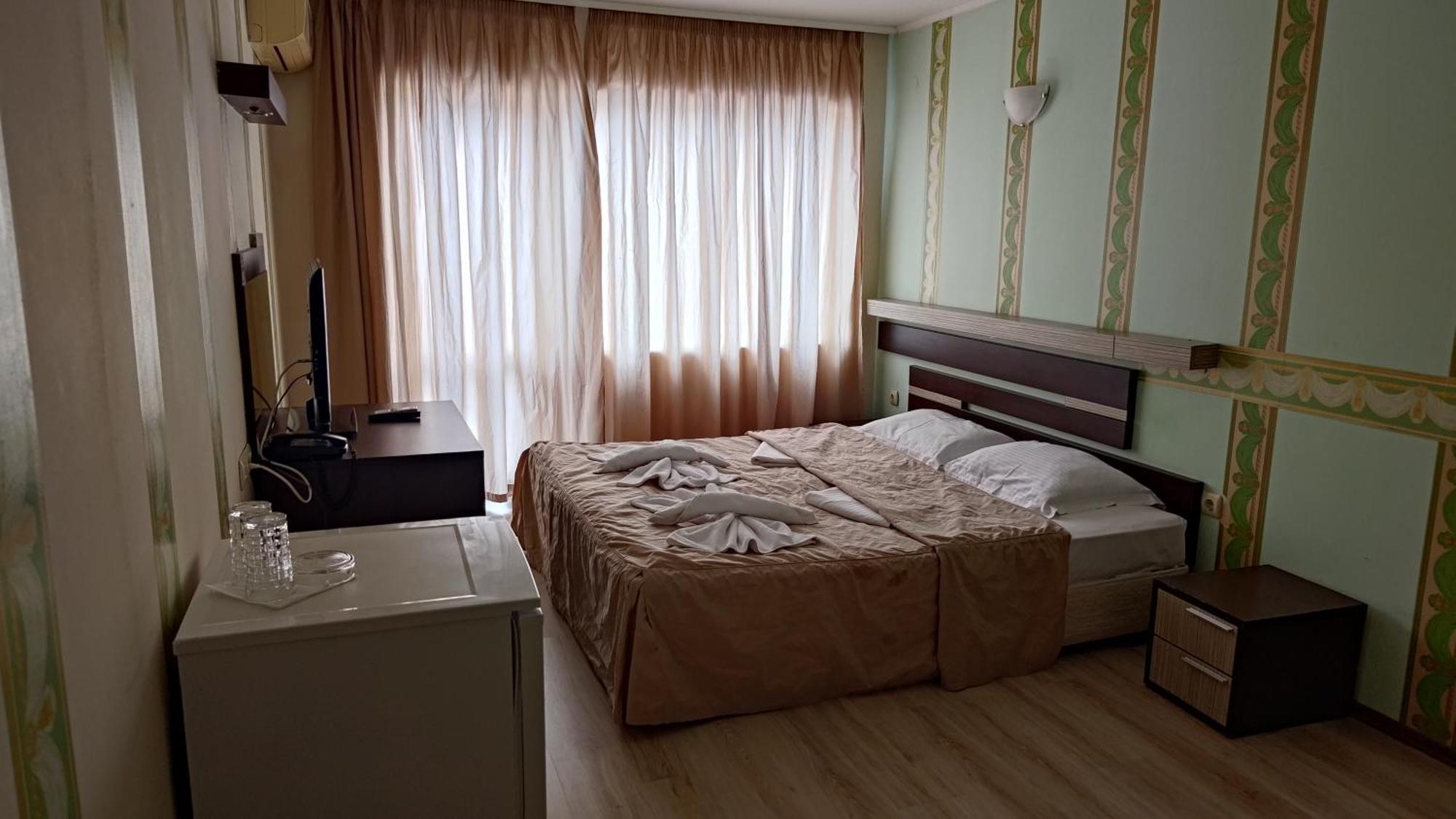 Lotos Hotel Balchik Esterno foto