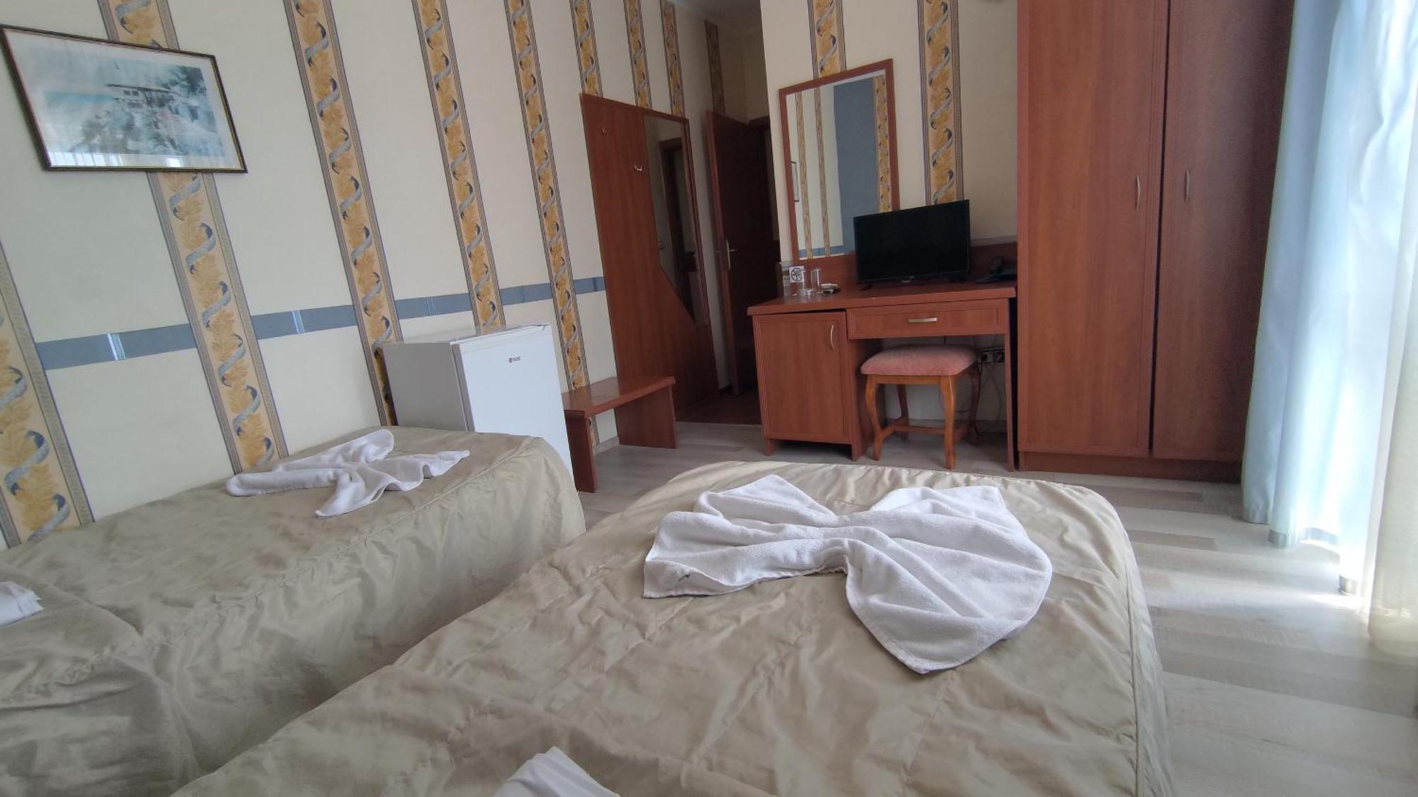 Lotos Hotel Balchik Esterno foto
