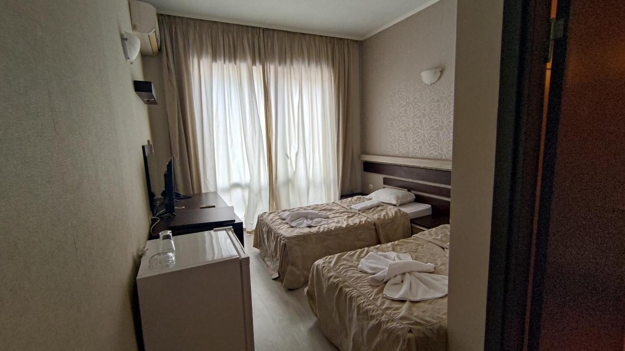 Lotos Hotel Balchik Esterno foto