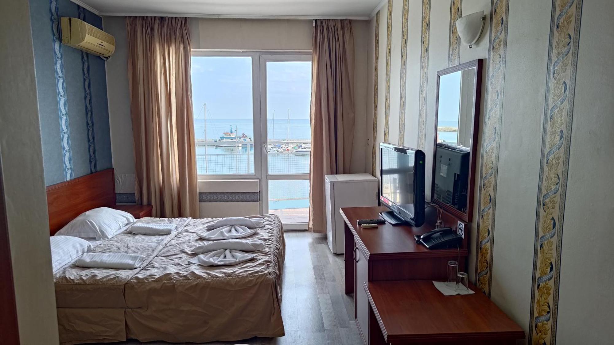 Lotos Hotel Balchik Esterno foto