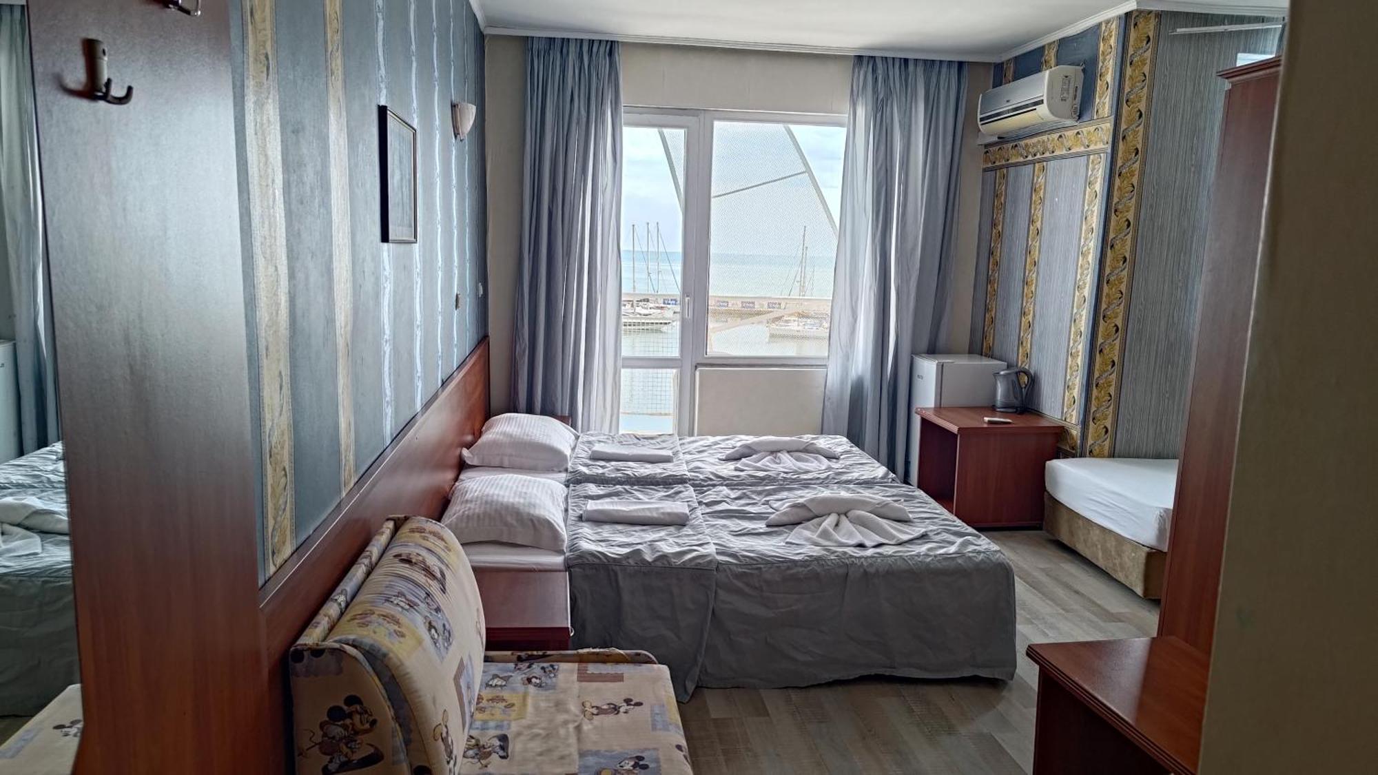 Lotos Hotel Balchik Esterno foto