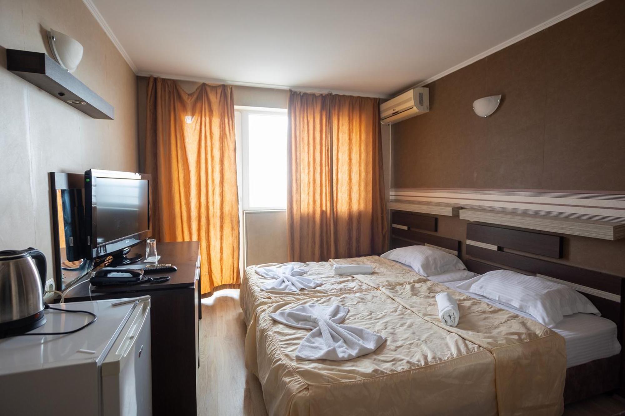 Lotos Hotel Balchik Esterno foto