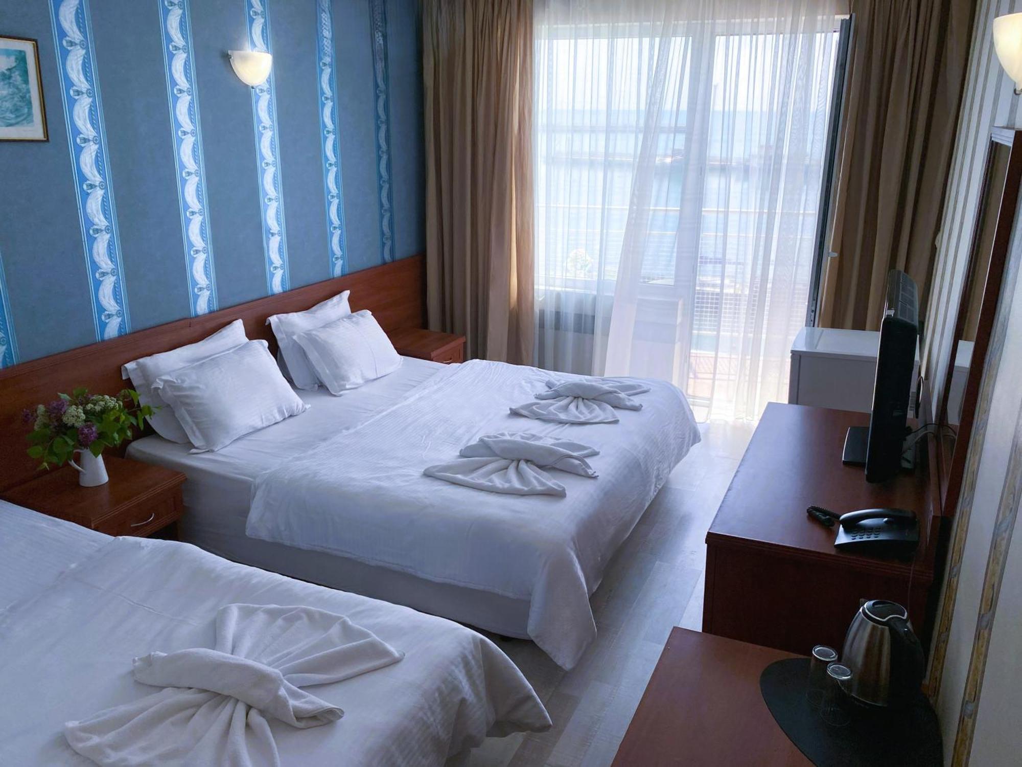 Lotos Hotel Balchik Esterno foto