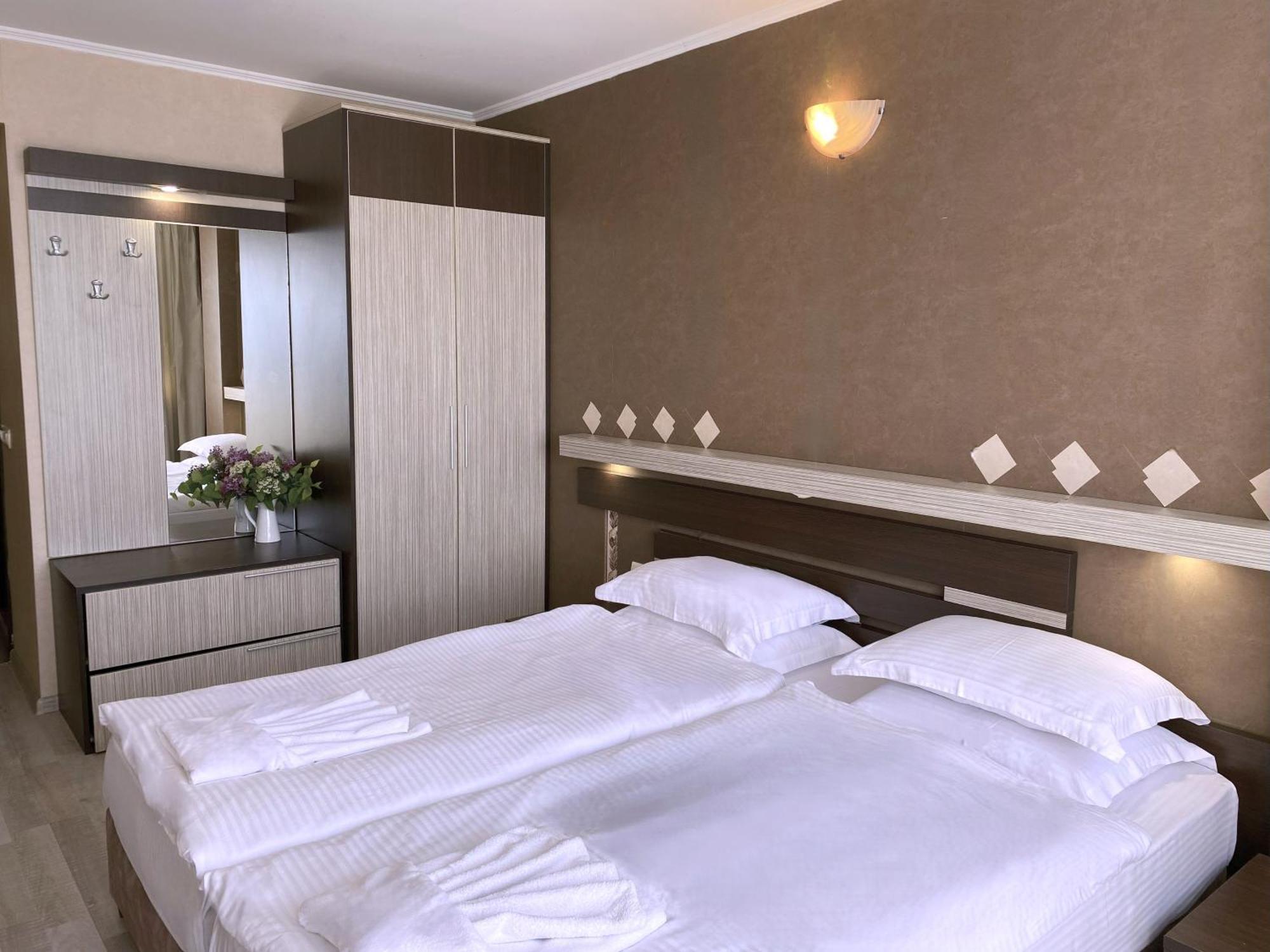 Lotos Hotel Balchik Esterno foto